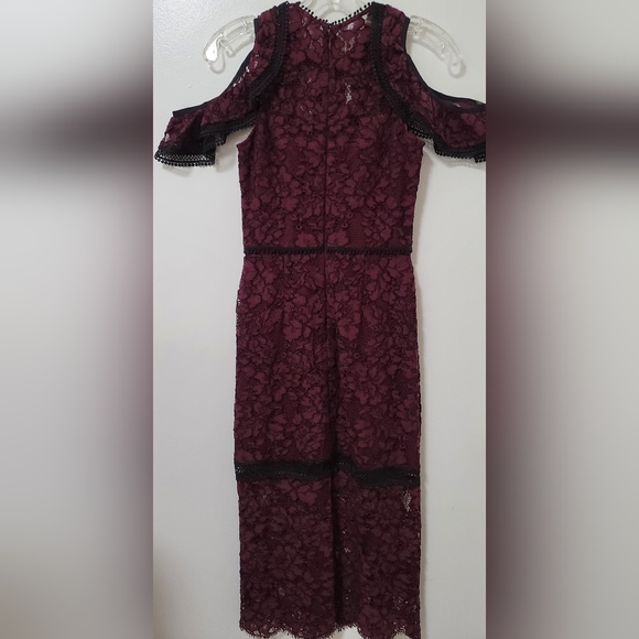 Alexis X Revolve Evie Lace Ruffle Midi Dress Burgundy Cold Shoulder Size XS - Picture 12 of 16